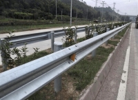 Hộ lan tôn sóng có thể lắp đặt ở những khu vực nào?