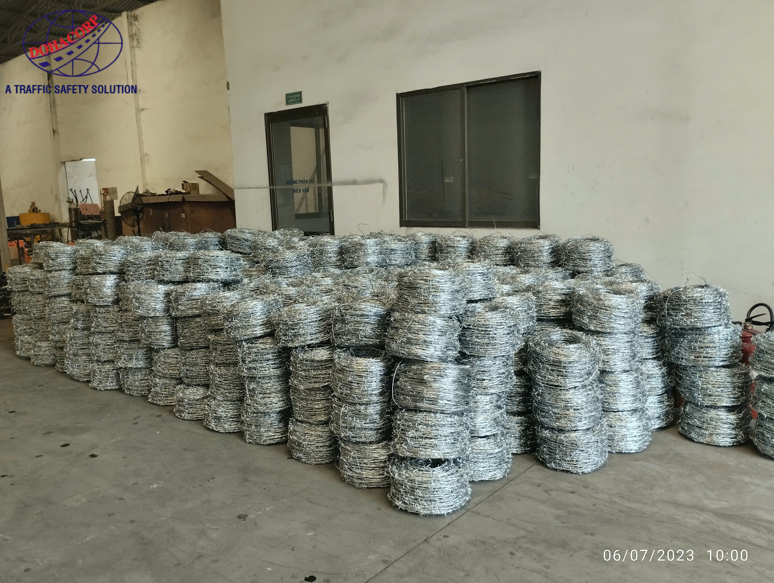 Hàng rào thép gai mạ kẽm