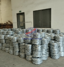 Hàng rào thép gai